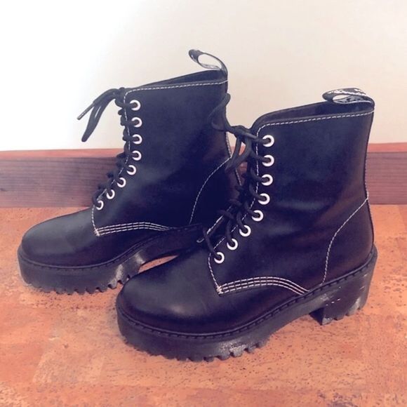 Doc Marten 8-hole Shriver Hi lace-up white stitch platform boots sz 7 (fits big) - Picture 1 of 9
